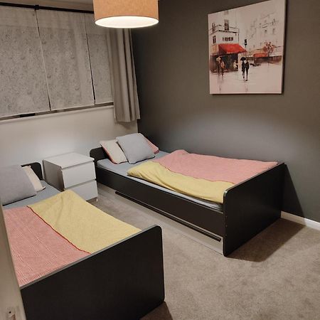 3 Bed House In Walsall, Perfect For Contractors & Leisure & Free Parking Kültér fotó